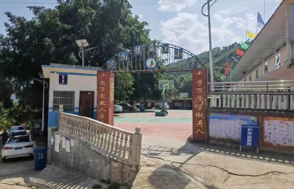 我為群眾辦實(shí)事丨校園修繕換新顏，愛(ài)心助力暖童心
